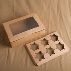 Подарочные коробки Kraft квадрата с окном лакируя выбивая поверхность